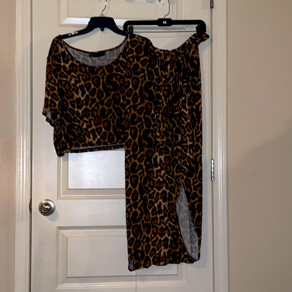 Worn once leopard print crop and tie skirt set